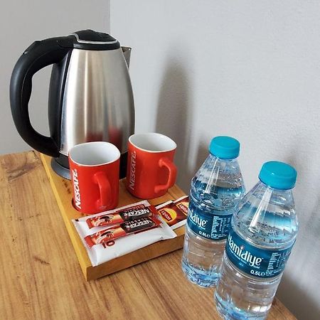 5 Mins To Airport Private Villa Room Истанбул Екстериор снимка
