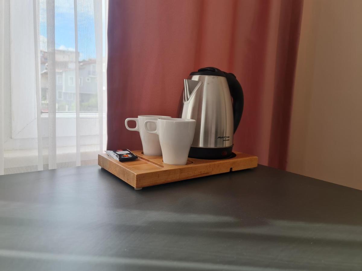 5 Mins To Airport Private Villa Room Истанбул Екстериор снимка