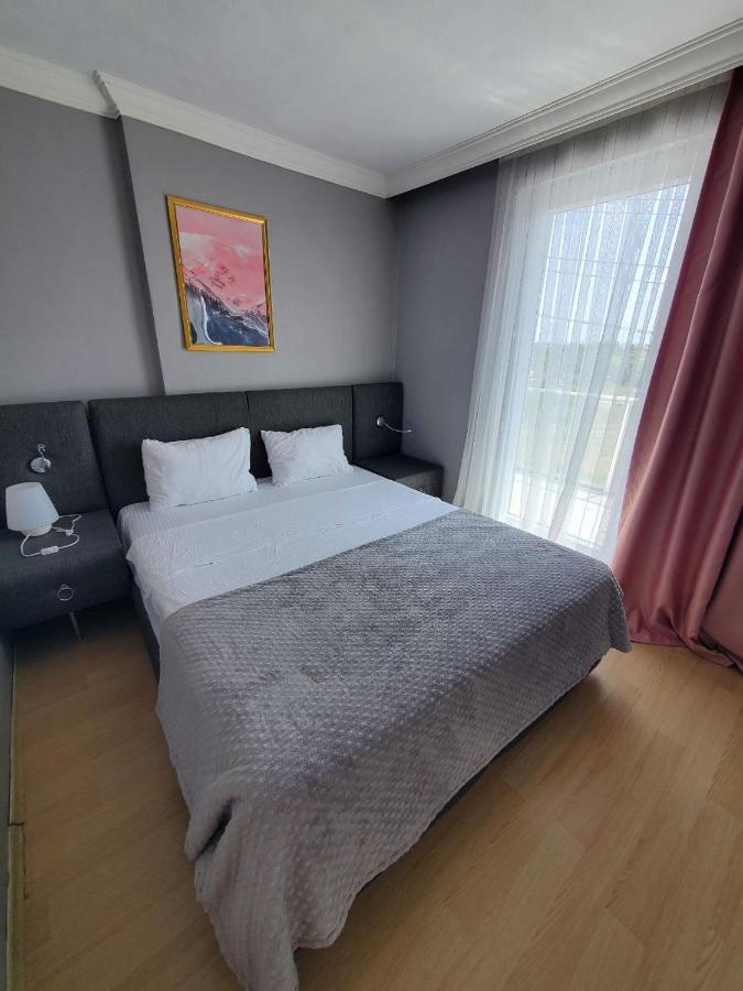 5 Mins To Airport Private Villa Room Истанбул Екстериор снимка