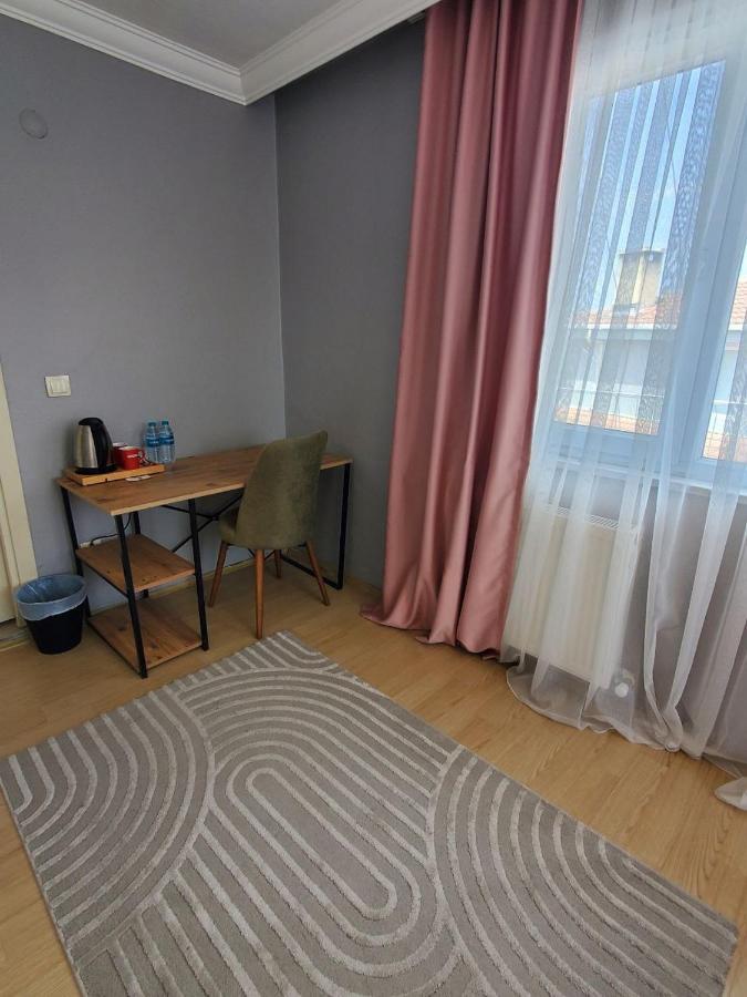 5 Mins To Airport Private Villa Room Истанбул Екстериор снимка